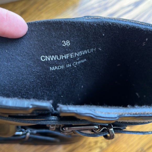 Burberry Biker Rubber Bootbiker Rubber boot in size UK(5) EUR(38). - Picture 8 of 14